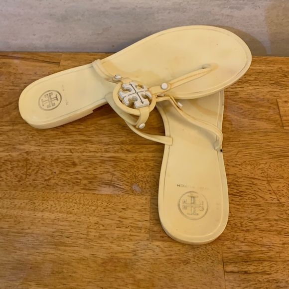 Tory Burch Woman’s Mini Miller Medallion Ivory Flip Flop - Picture 1 of 4